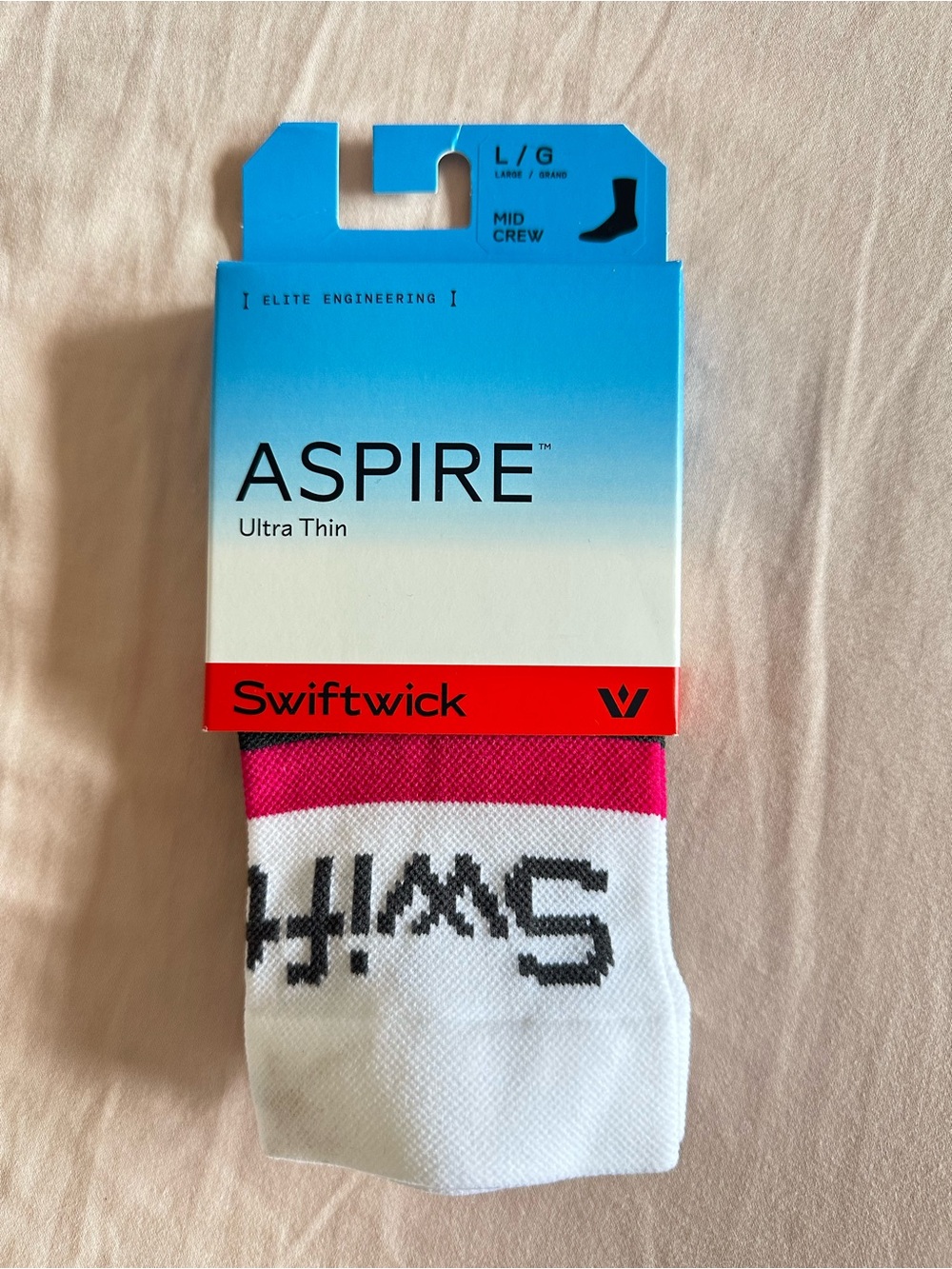 Aspire Swiftwick Ultra Thin Mid-Crew Running Socks in Pink & White